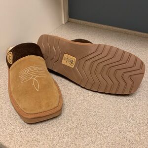 Men’s Ariat Silversmith Square Toe Slippers Sz 10M